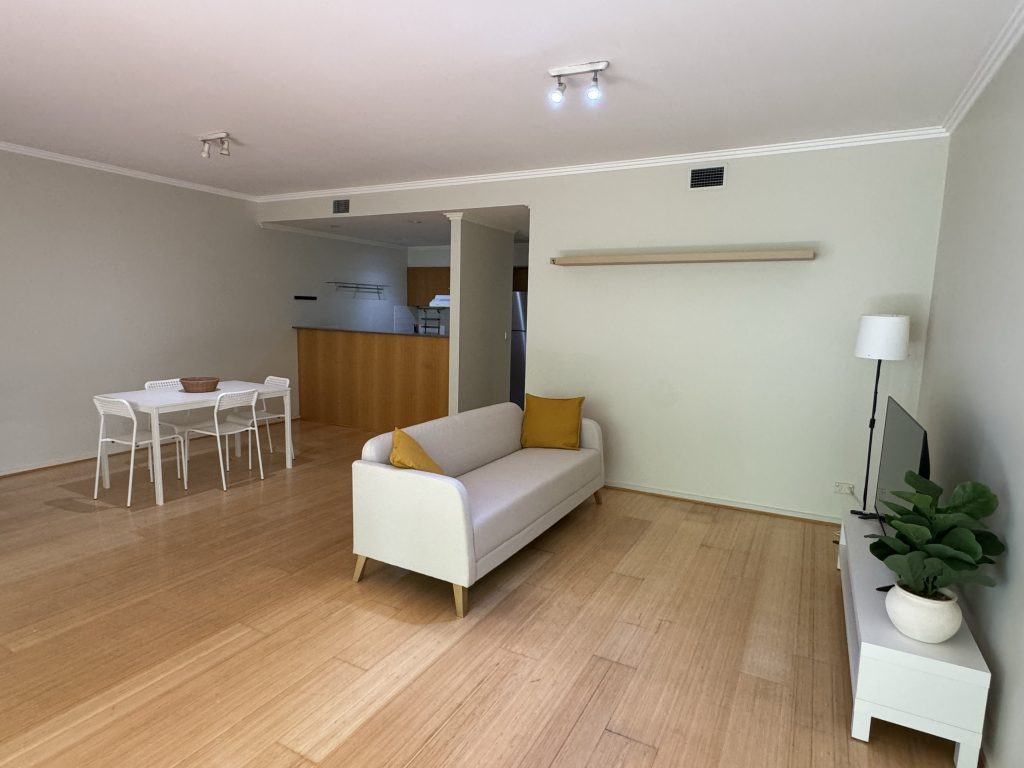 Melbourne Flagstaff Apartment